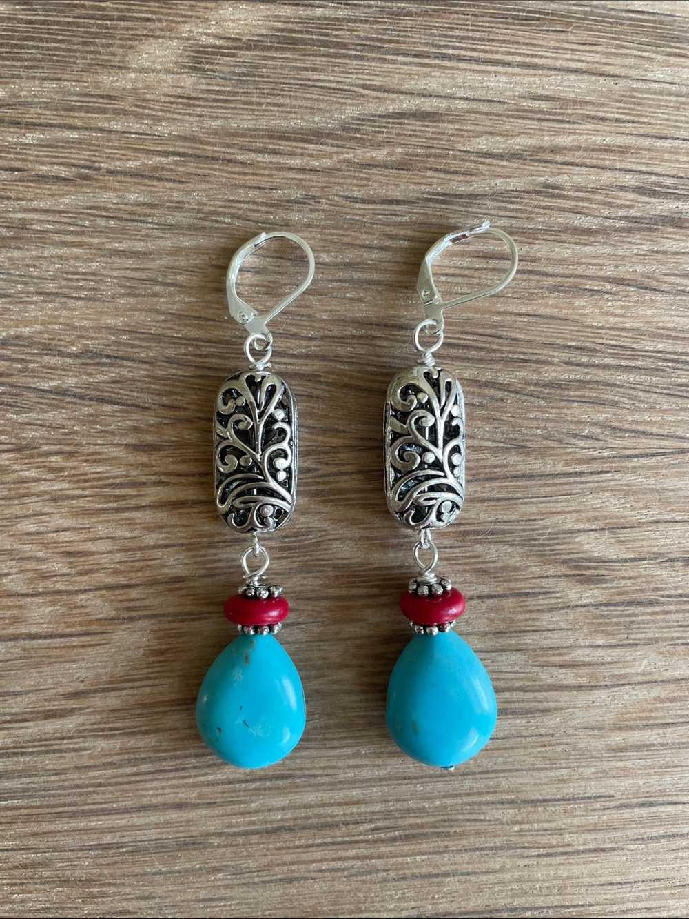HANDCRAFTED TURQUOISE MAGNESITE TEARDROP DANGLE EARRINGS Silver Filigree - Picture 7 of 9